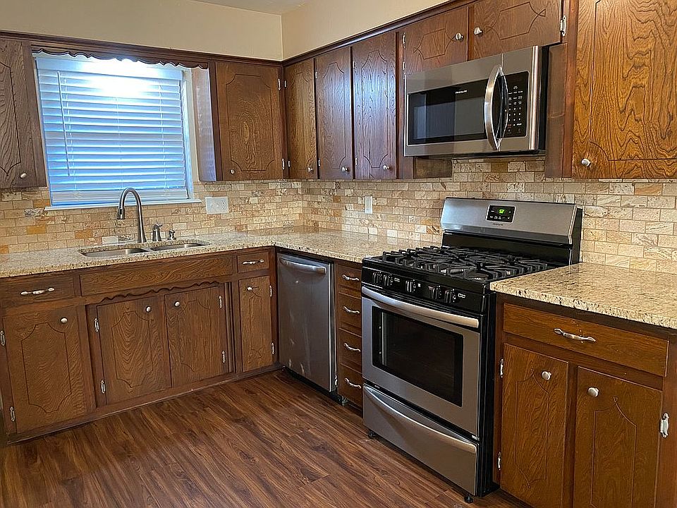 1st image of 2117 Canary Dr