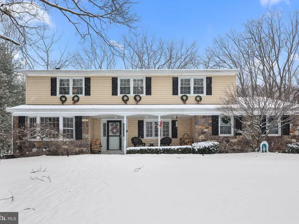 220 Schan Dr, Churchville, PA 18966