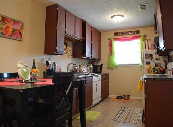 4th image of 408 E Brin St