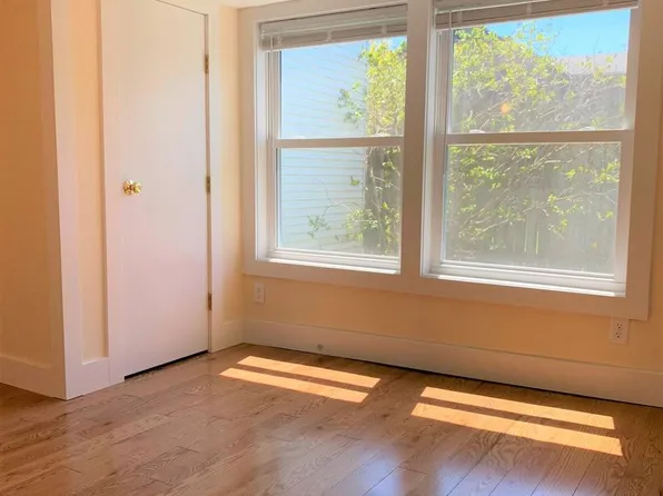 13 Peru St, Burlington, VT 05401