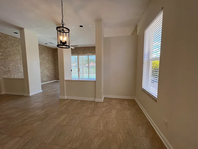 244 Hampton Pl — Photo 8