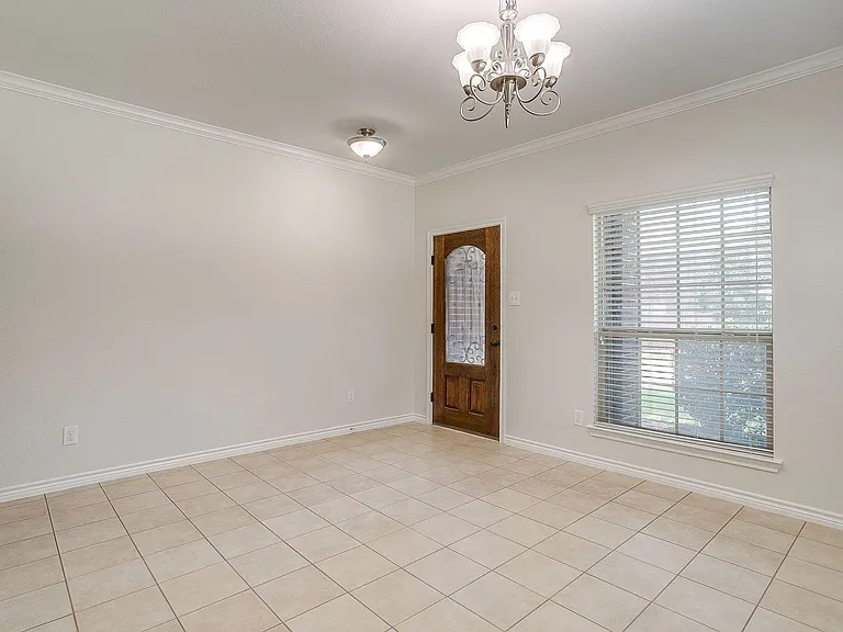 3801 Weatherstone Dr — Photo 9