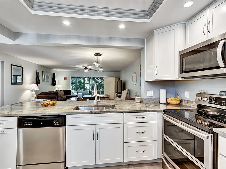 107 Pinehurst Dr #107 — Photo 6