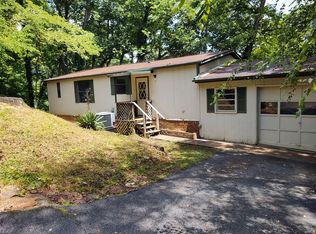 61 Twin Hills Rd, Franklin, NC 28734