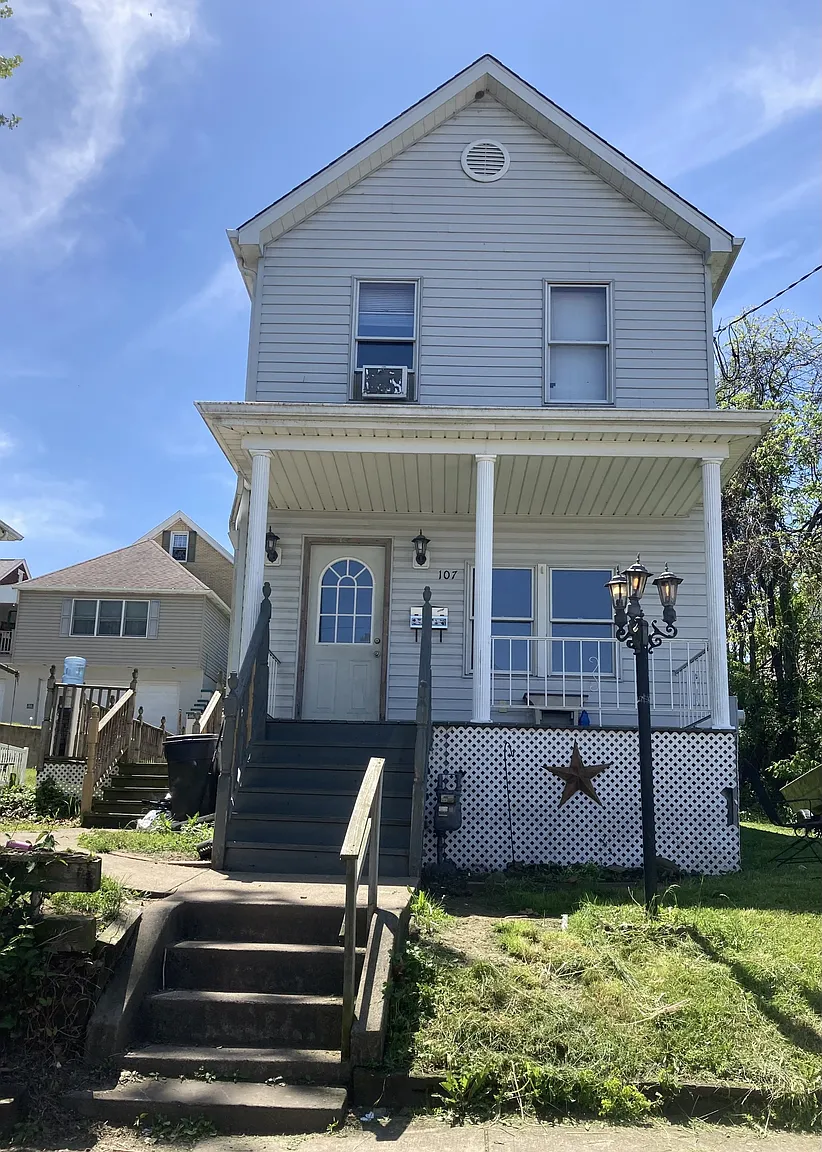 107 Lookout Ave photo 1