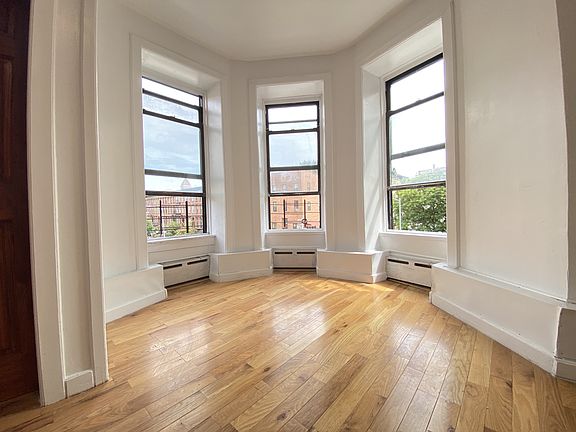 3rd image of 119 Macon St APT 4A