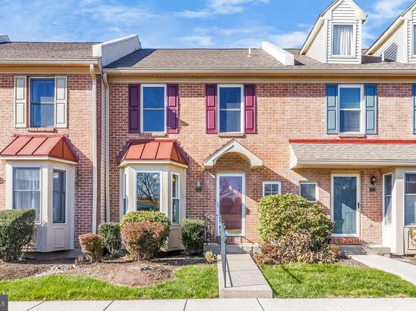 402 Calverton Ct, Harleysville, PA 19438