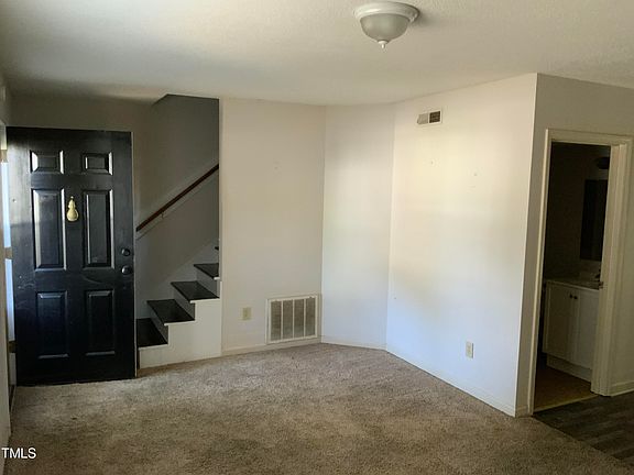 3rd image of 130 Rollingwood Dr