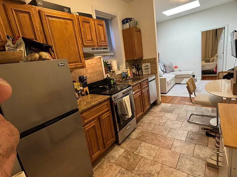 405 E 90th St #5R — Photo 4