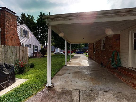 5th image of 2513 Iroquois Dr