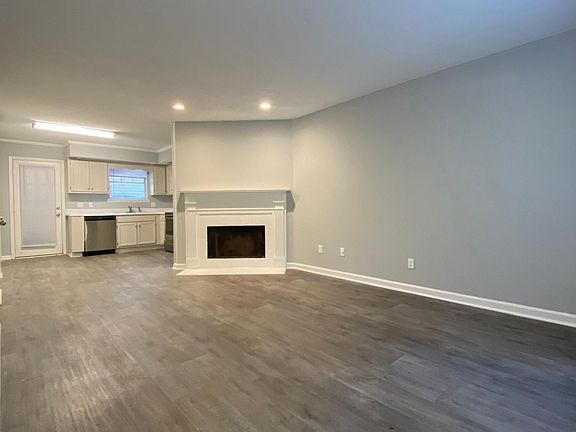 2nd image of 2827 Dayton Blvd APT 4