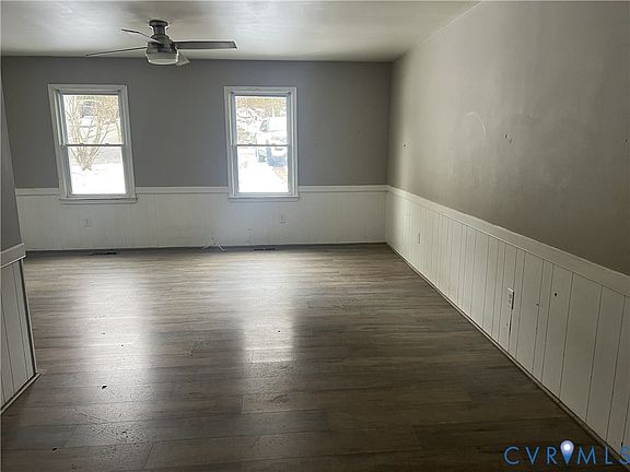 3rd image of 156 Spring Dr