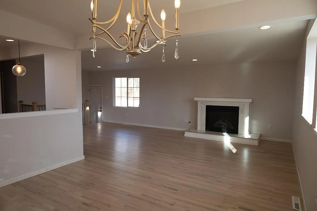 4 bed, 3620 sqft, $3,700 — Photo 4
