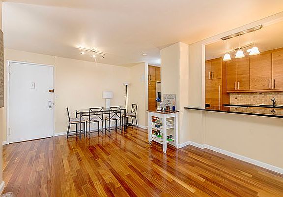 3rd image of 201 E 36th St APT 4D