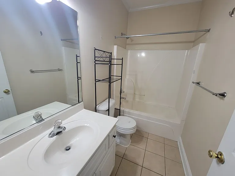 211 Brook Ct — Photo 11