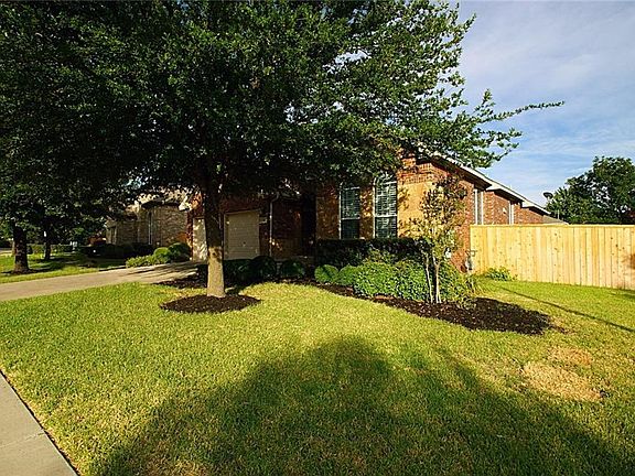 3rd image of 767 Bent Wood Pl
