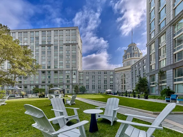 888 Main Street image 14 of 40