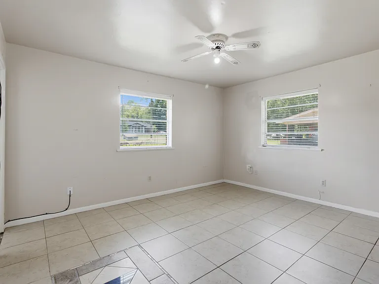 801 Stewart St — Photo 18