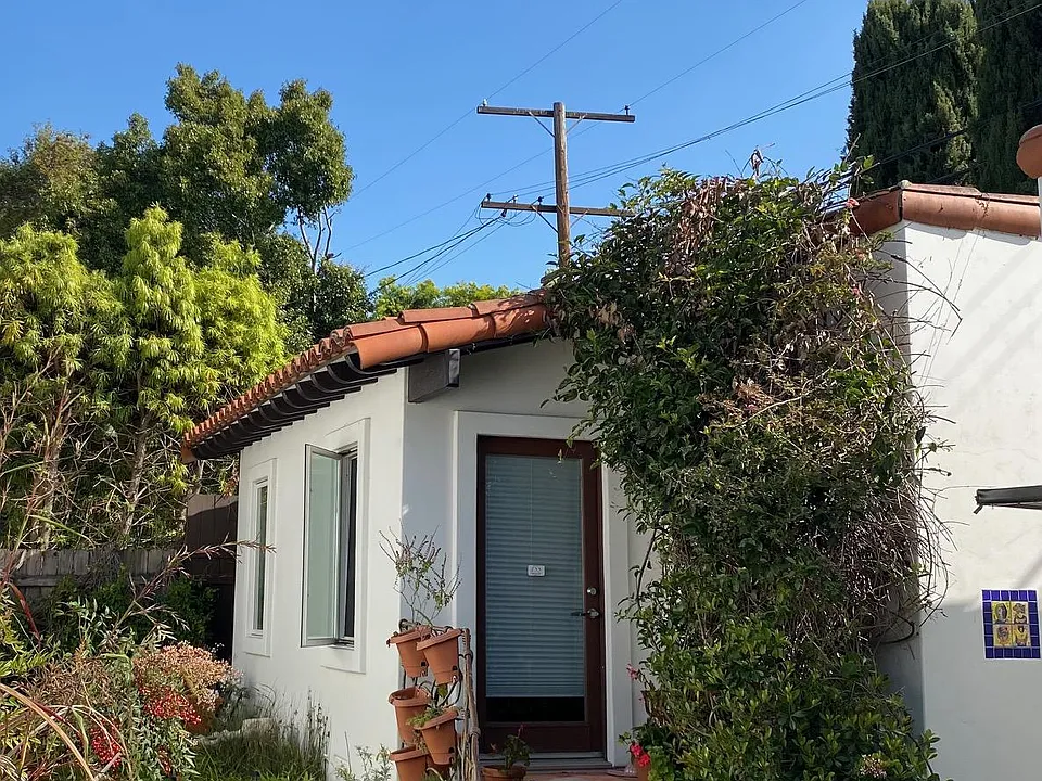 1224 Poinsettia Pl