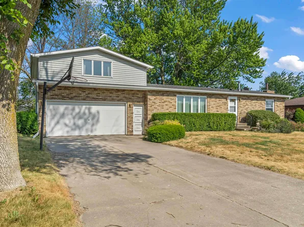 7072 Country Dr, New Vienna, IA 52065