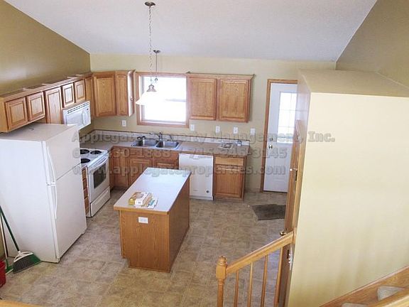 3rd image of 1569 Ponderosa Ln