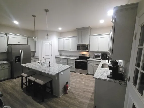 143 Richmond Pass Cir, Midway, GA 31320