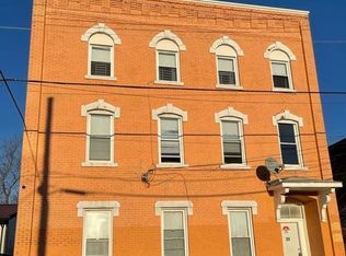 21 Jackson St, Holyoke, MA 01040