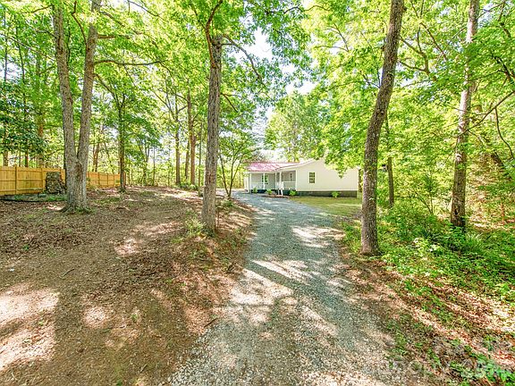 2nd image of 2124 Shoal Rd