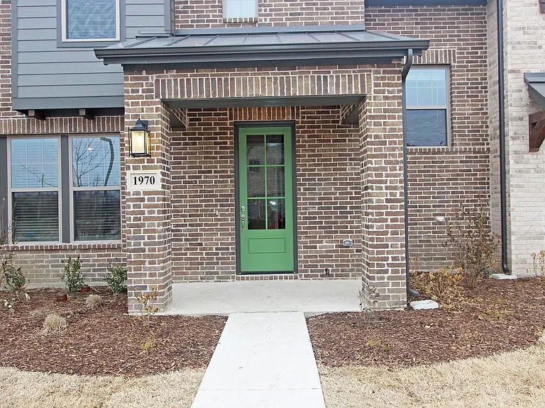 1970 Newman Ave — Photo 2