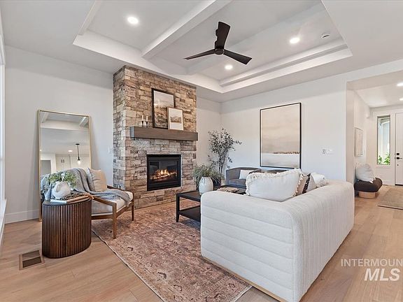 3rd image of 6535 S Evie Way
