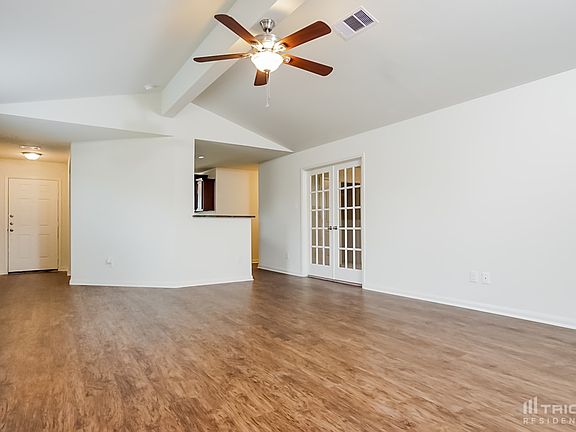 4th image of 2321 Oyster Bay Ave