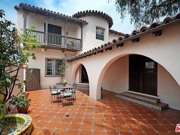5th image of 135 S Alta Vista Blvd