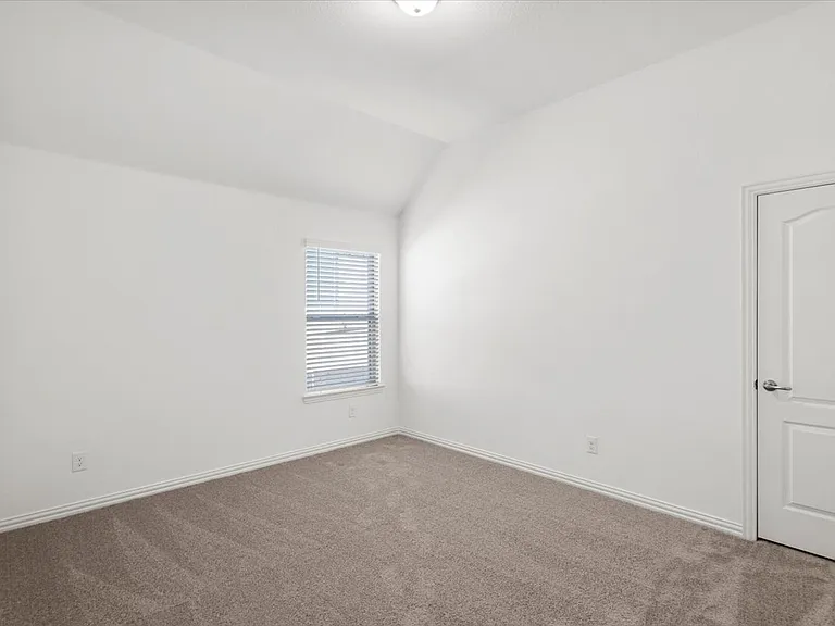 1425 Cole Estates Dr — Photo 30