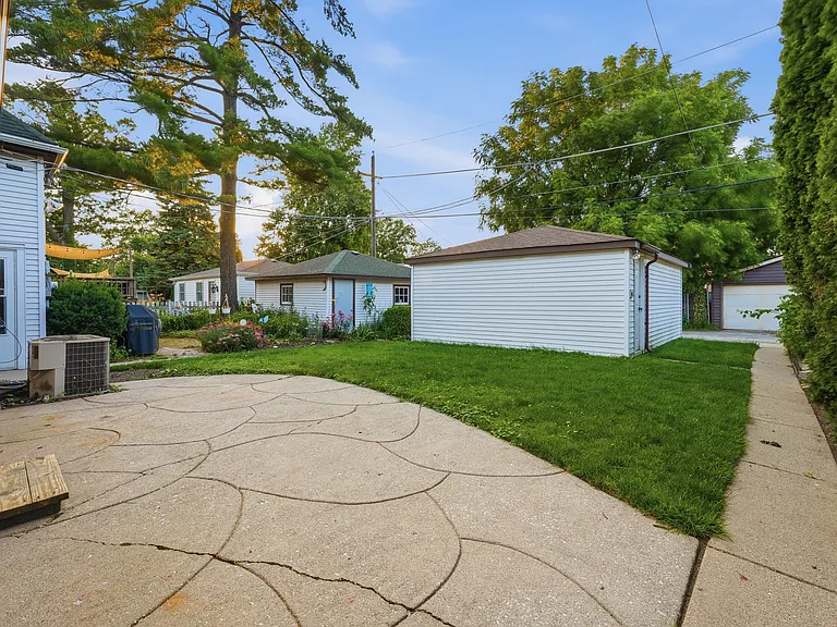 5906 Capulina Ave — Photo 30