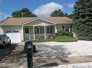 7 Basset Ct, Toms River, NJ 08757