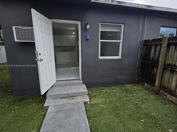 426 NW 14th Ave APT 1