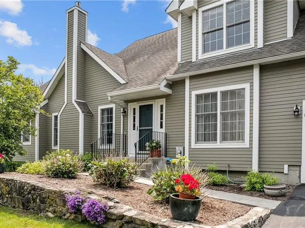 1 Leyland Ct #1, Bristol, RI 02809