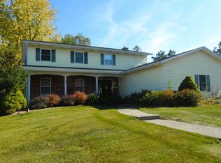 529 S Ellwood St, Dodgeville, WI 53533