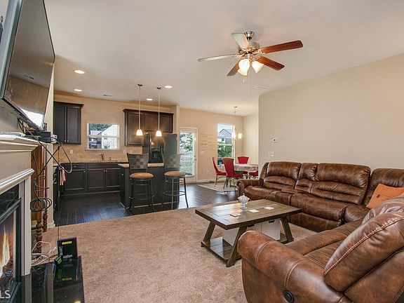 5th image of 324 Lossie Ln