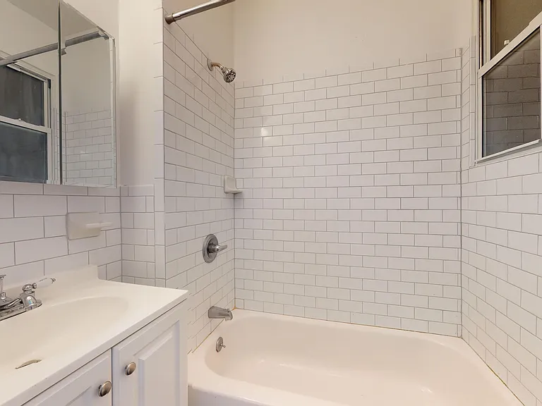 1502 1st Ave #2C — Photo 15