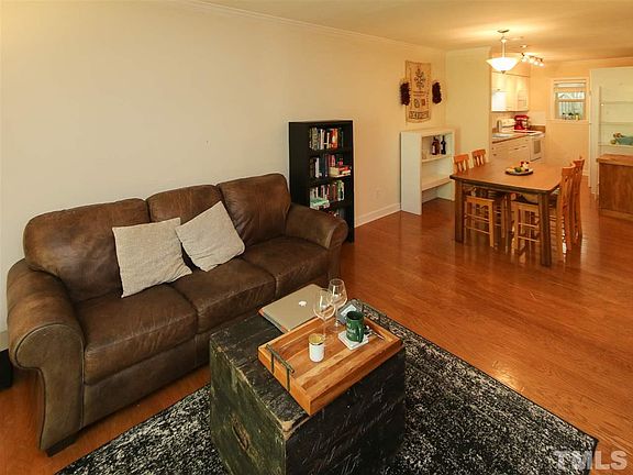 3rd image of 1513 E Franklin St APT 131C
