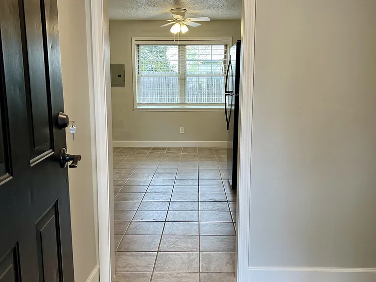 1815 E Lindsey St #1 — Photo 4