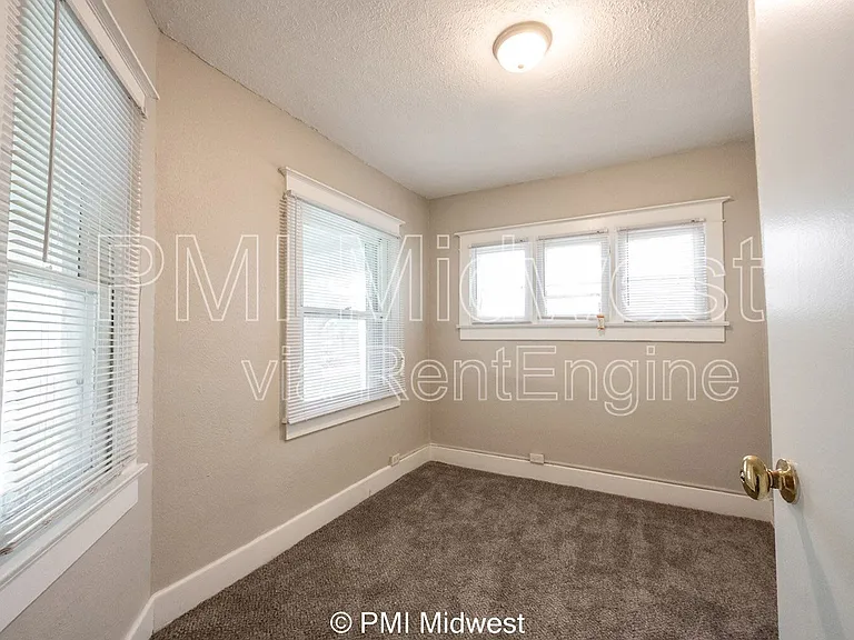 130 N Gladstone Ave — Photo 17