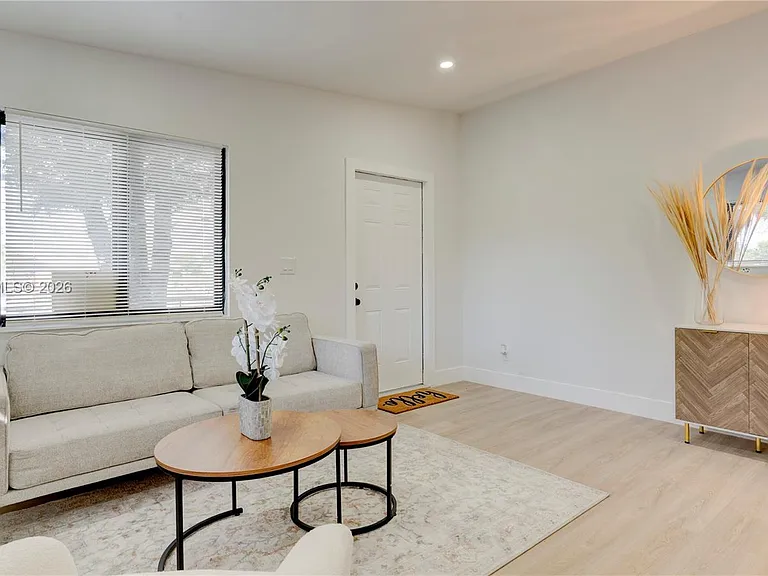 2736 NW 21st Ave — Photo 26