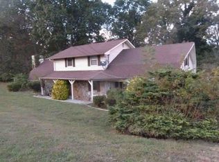 221 Indian Creek Rd, Jacksboro, TN 37757