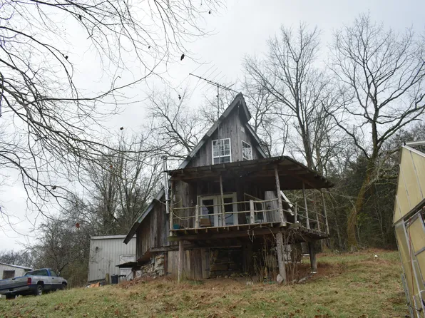 319 Enigma Rd, Elmwood, TN 38552