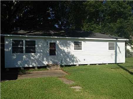 1st image of 930 S Avenue M