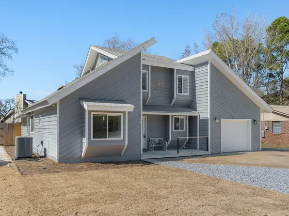 41 Solar St, Mary Esther, FL 32569