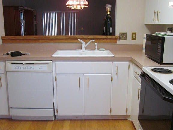 5th image of 821 Long Meadow Ct