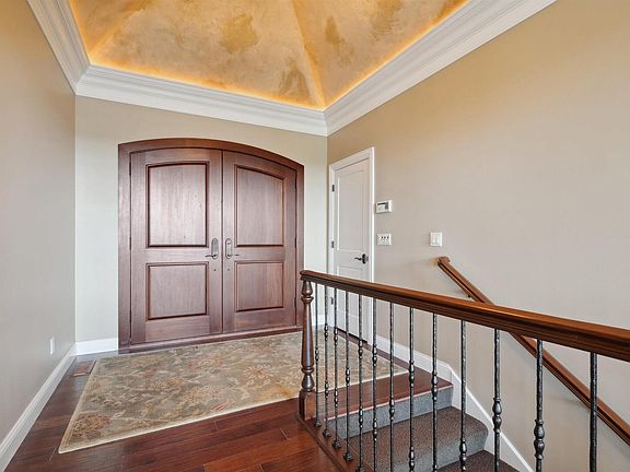 5th image of 2733 Eagle Heights Ct
